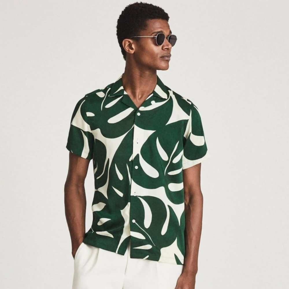 Men's Short-Sleeve Camp Collar Shirt in Green Leaf Print